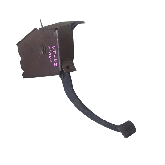 n001 - VT, VX, VU, VY, VZ Holden Commodore Clutch Pedal V6/V8