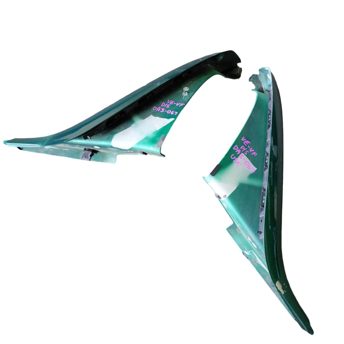 da3-067- VE / VF SS Holden Commodore Utility - Complete Sailplane with brake light Poison Ivy #746S