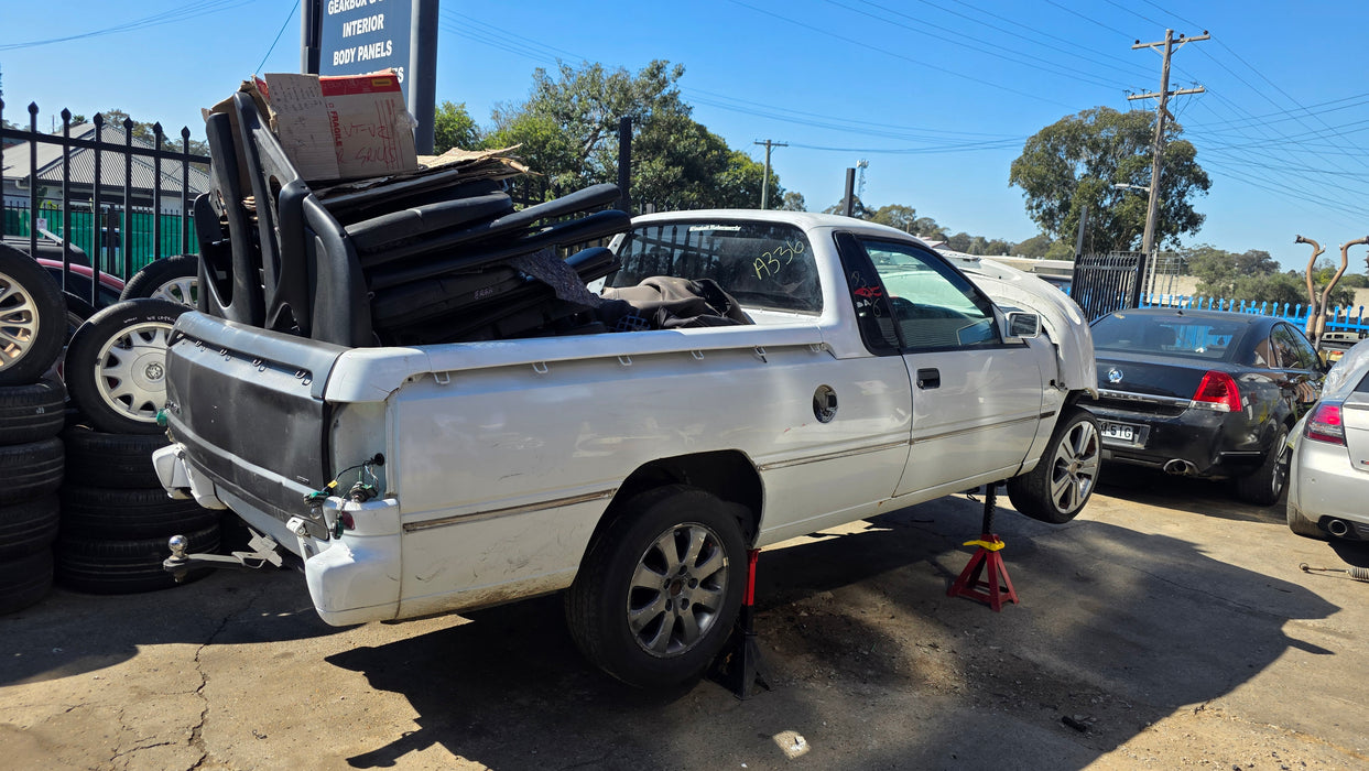 A336 - VS Holden Commodore Utility V6 Manual Heron White #J073