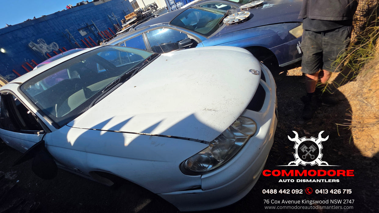 A340 - VX Holden Commodore Sedan Heron White #J073 V6 Auto