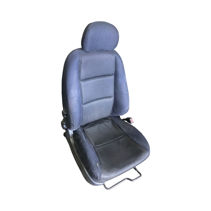 a345 - VZ SV6 Holden Commodore Sedan - Seats (Front and Rear)