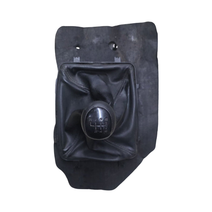 A101 - VZ Holden Commodore Sedan - Manual Gear Shifter 6spd MV5 with Linkage Arms