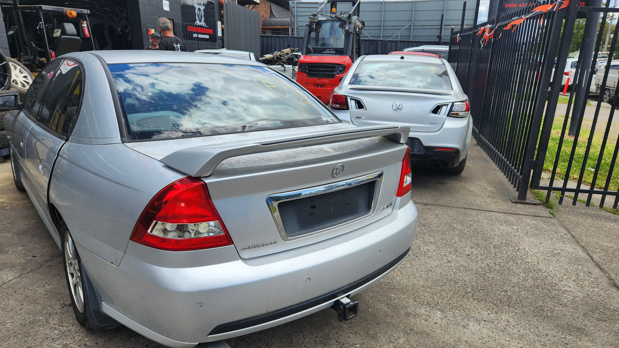 A085 - VY SV6 Holden Commodore Sedan - Doorcard Set Taupe (powered windows)