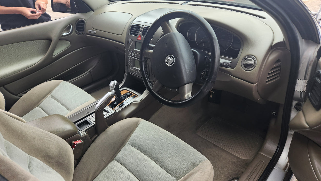 A085 - Vyii Berlina Sedan - Grey Handbrake Lever