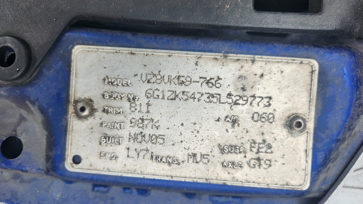 A101 - VZ HOLDEN COMMODORE - PASSENGER REAR DOOR - PAINT CODE IMPULSE BLUE #987K