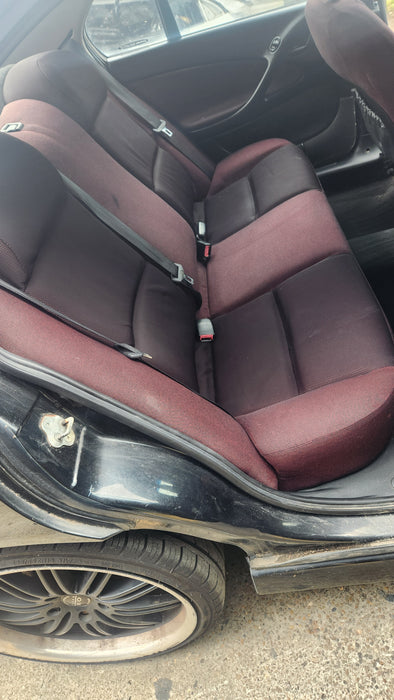 a099 - Vz Sv6 VZ,VY,VX,VT HOLDEN COMMODORE Sedan - Seatbelt Centre Rear (Black)