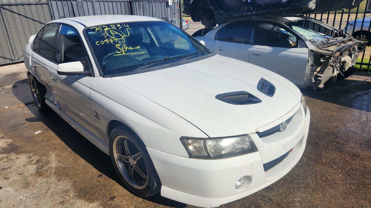 a100 - VY,VZ,VT,VX HOLDEN COMMODORE SEDAN - Seatbelt  Rear Centre  (Black)