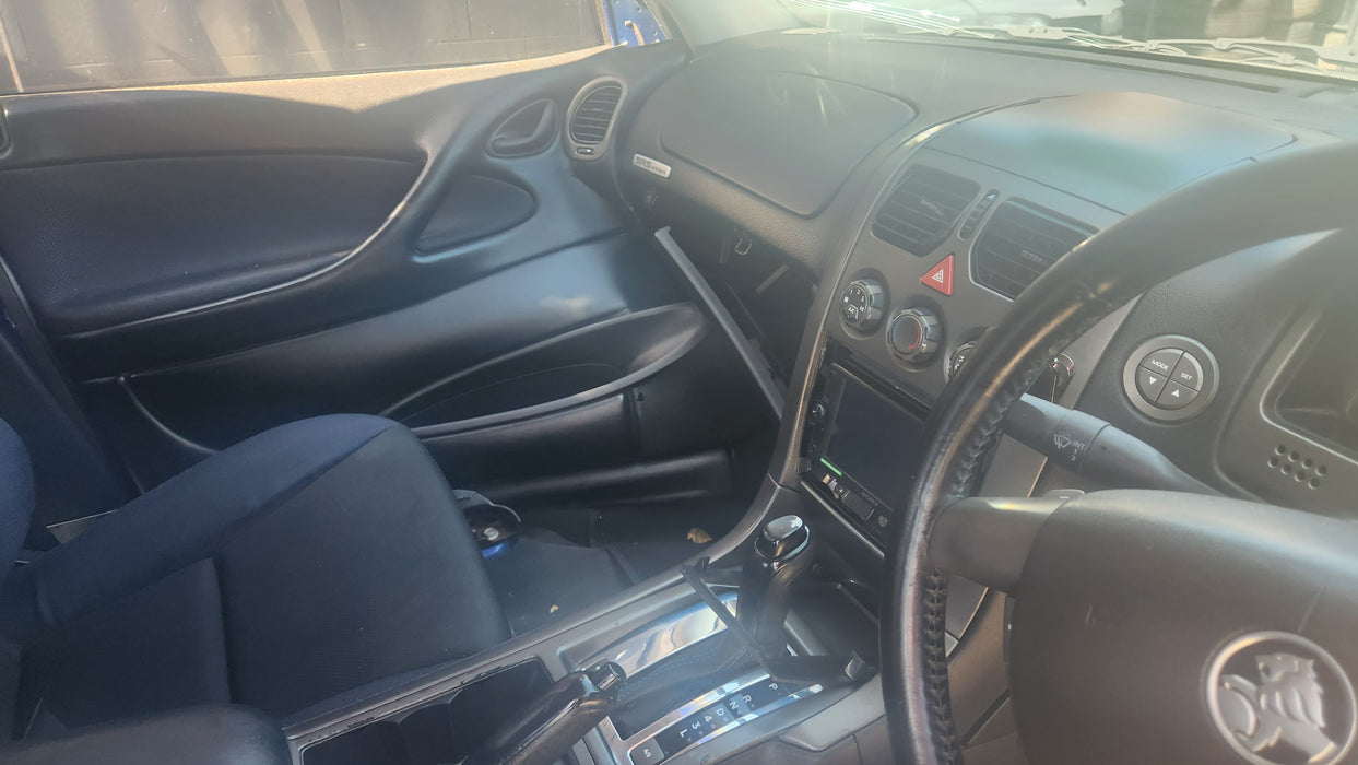 A102 - VY / VZ HOLDEN COMMODORE - Centre Console Trim - Manual / Auto