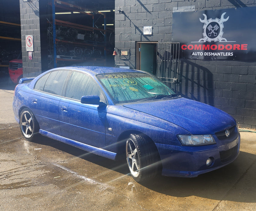 A102 - VY / VZ HOLDEN COMMODORE - Centre Console Trim - Manual / Auto