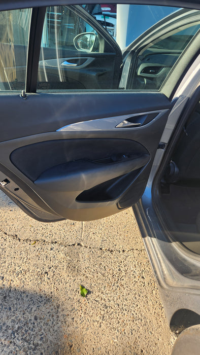 A107 - ZB HOLDEN COMMODORE SEDAN / HATCH - Doorcards (SET)