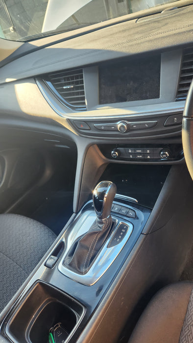 A107 - ZB HOLDEN COMMODORE - Centre Console Trim