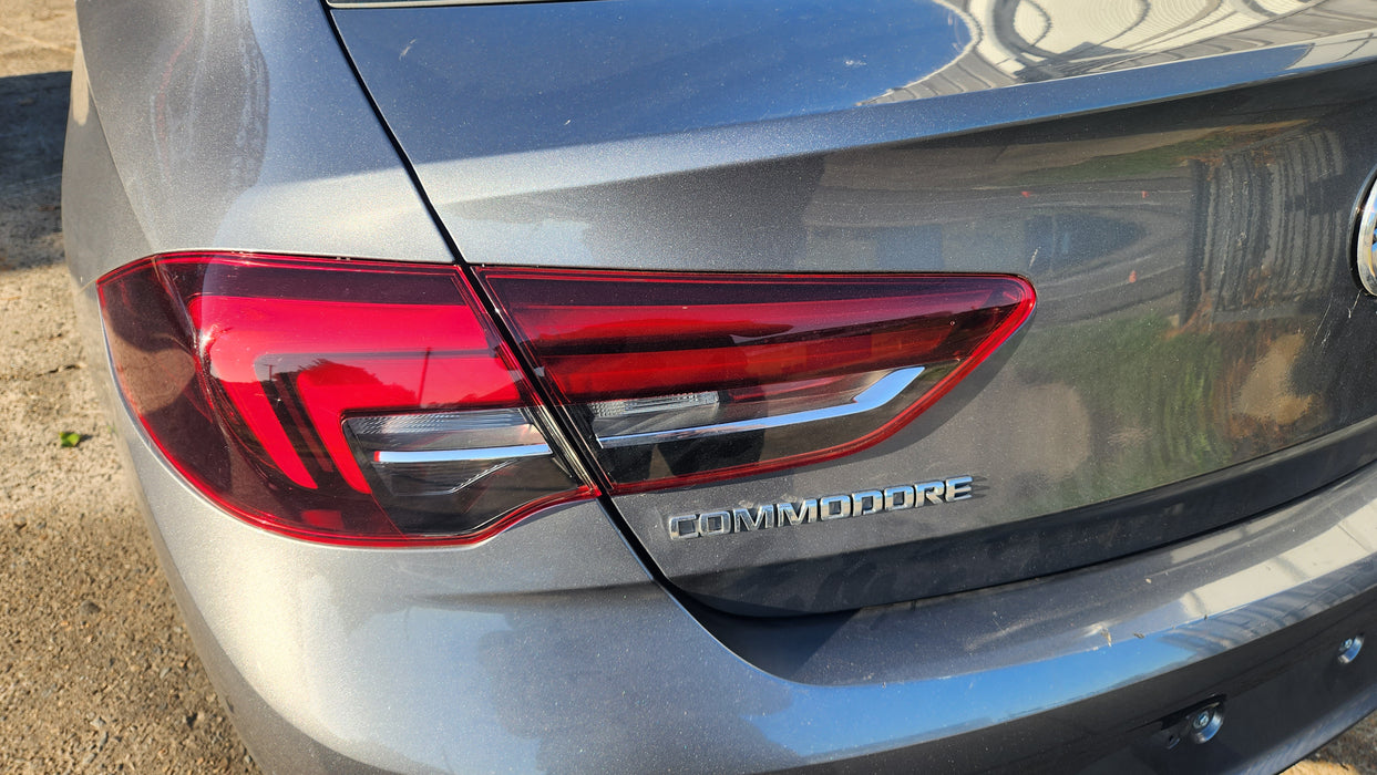 A107 - ZB HOLDEN COMMODORE - Taillight (PASSENGER'S)