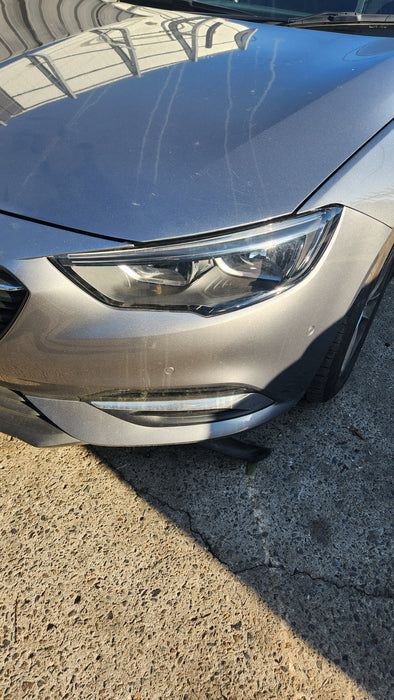 A107 - ZB HOLDEN COMMODORE - Headlight (PASSENGER'S) Halogen Type