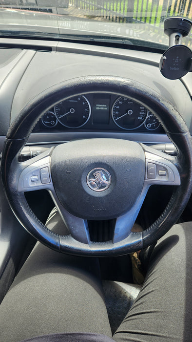 A113 - VE Holden Calais SERIES II (2010) - V8 AUTO Cluster L77 - 186, xxxkm