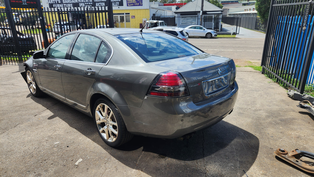 A113 - VE Holden Calais SERIES II (2010) - V8 AUTO Cluster L77 - 186, xxxkm