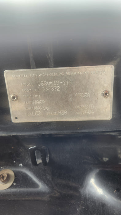 A125 - VS Holden Executive Sedan - Rear Centre Seatbelt with Buckle Trim #15i