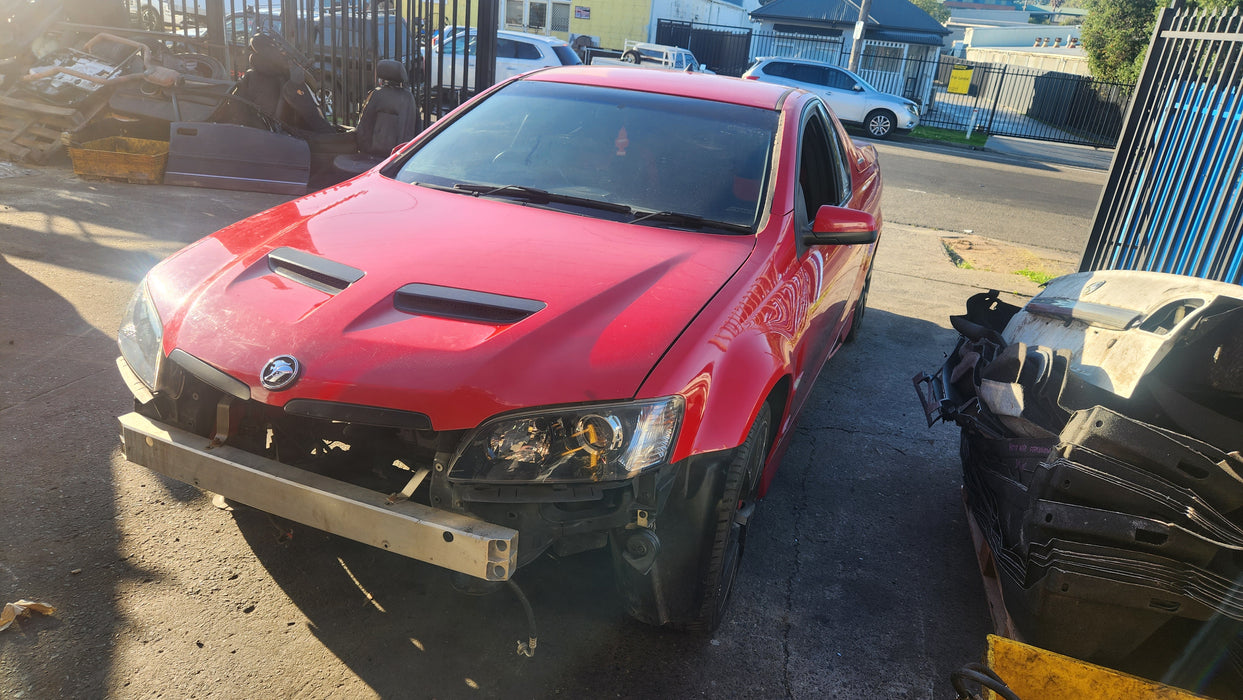 A132 - VE/VF HOLDEN COMMODORE UTILITY - QUATER WINDOW GLASS - DRIVER'S SIDE