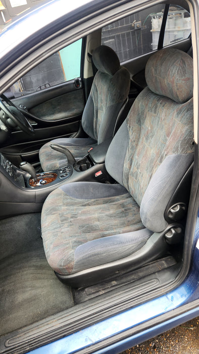 a137 - VT,VX,VY.VZ HOLDEN COMODORE - Seatbelt Passengers Front (black)