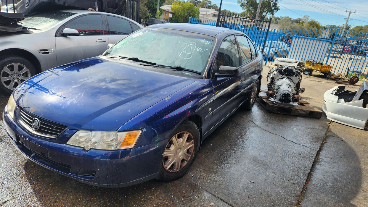 A139 - VY, VZ, VT, VX HOLDEN COMMODORE SEDAN - Seatbelt Centre Rear (black)