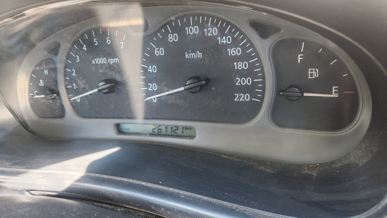 A134 - Vx Holden Executive SII (2002) - V6 Auto Cluster - 261, 121kms (GJ) P/N: 92096561