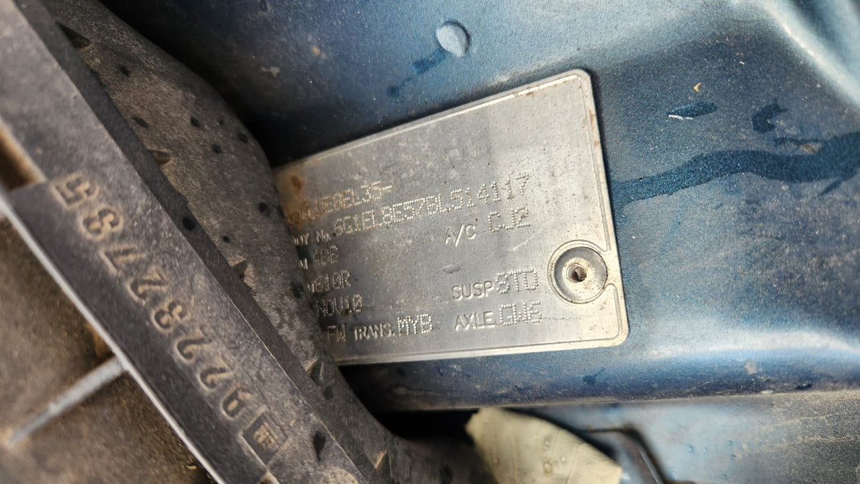 A142 - VE International Wagon - Fuel Flap KARMA BLUE #610R