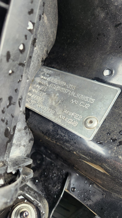 A143 - VE HOLDEN COMMODORE Sedan - Fuel Flap PHANTOM BLACK #690F