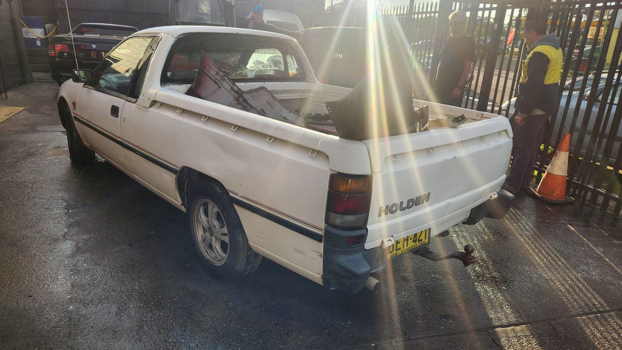 A146 - VS Holden Commodore Utility - Glovebox Light - CLEAR