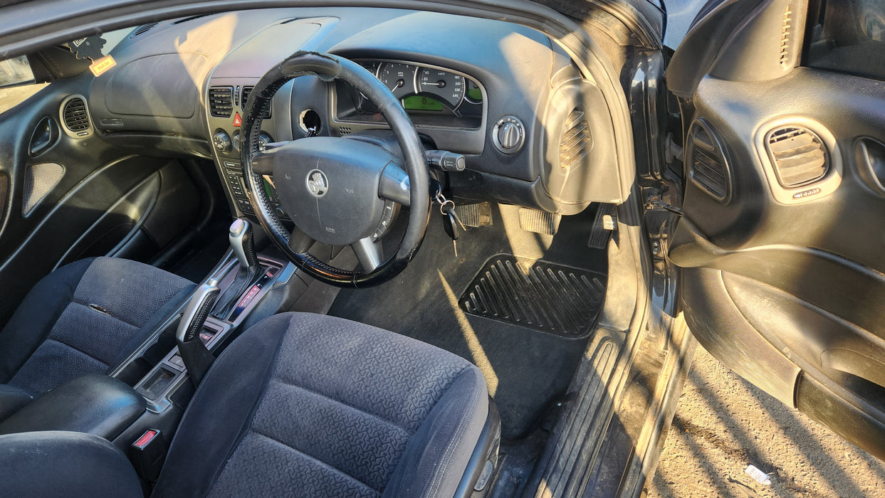 A155 - VZ Holden Commodore (2011) - V6 Automatic Cluster LLT - 319, 070kms (LVL 2 STANDARD DC) P/N: 92121931