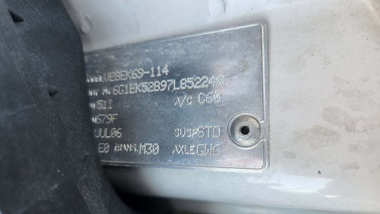 A167 - VE COMMODORE HOLDEN SEDAN - DOOR DRIVER REAR - WHITE - #679F