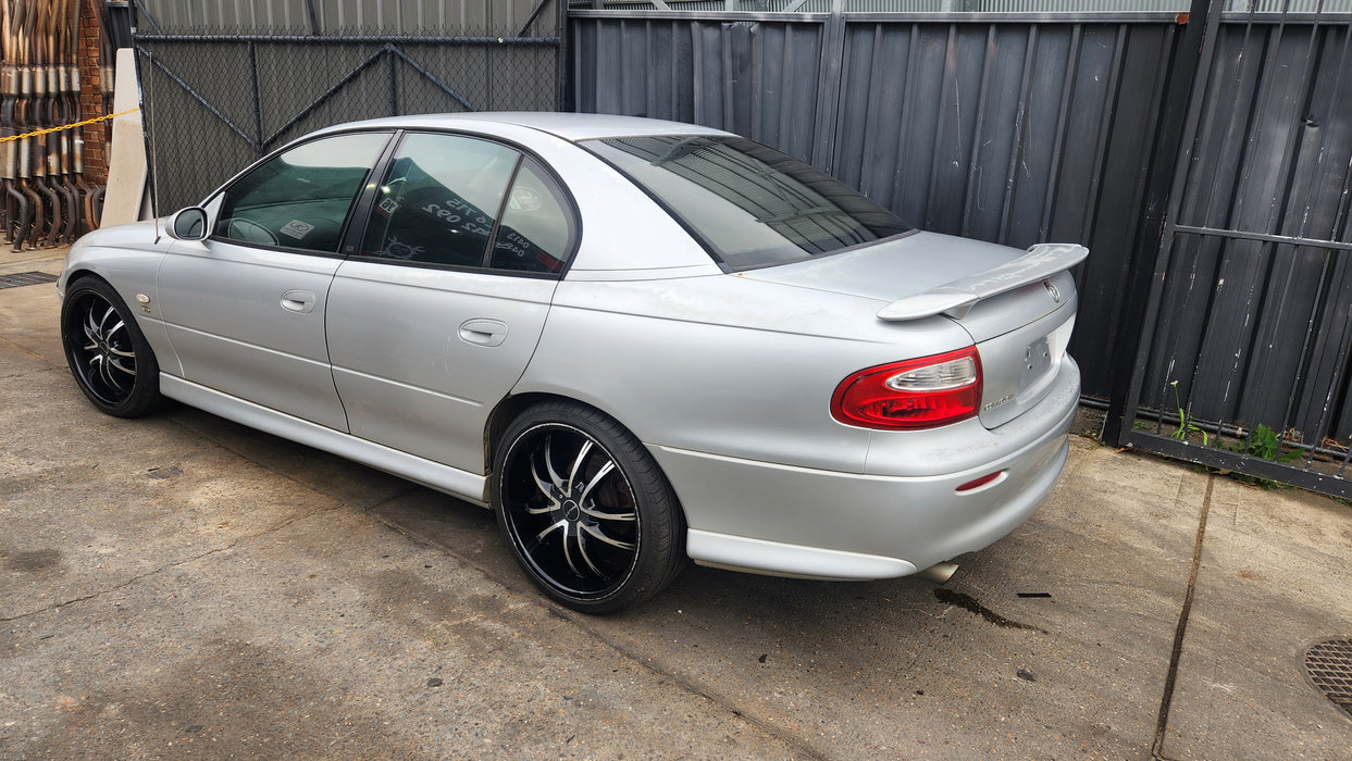 A168 - VX SS Holden Commodore  Sedan - Doorcard Set Grey Cloth (power windows)