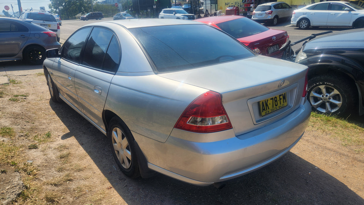 A171 - VZ Holden Executive (2006) - Cluster V6 AUTO LEO - 248, 988kms (LVL 1 STANDARD ACA) P/N: 92180399