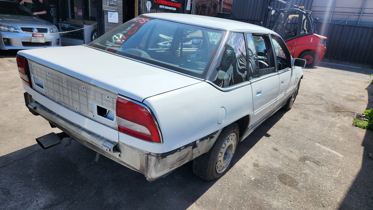 A173 - VS HOLDEN  STATESMAN / CAPRICE SEDAN - FUEL FLAP - HERRON WHITE #J073
