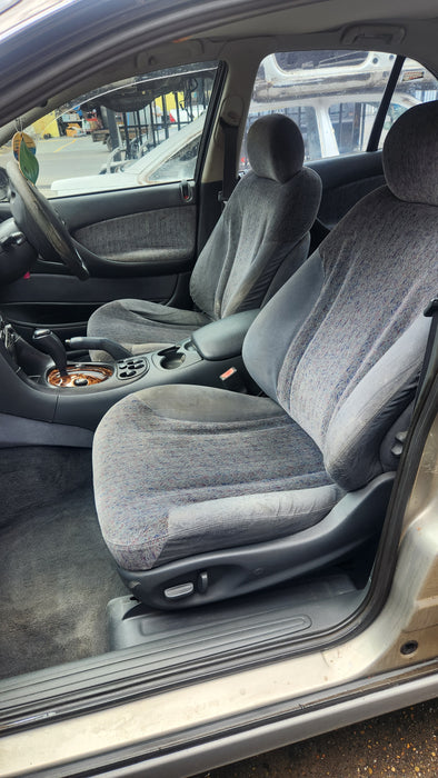 A177 - VT Holden Calais - Seatbelt - Passenger's Front Grey