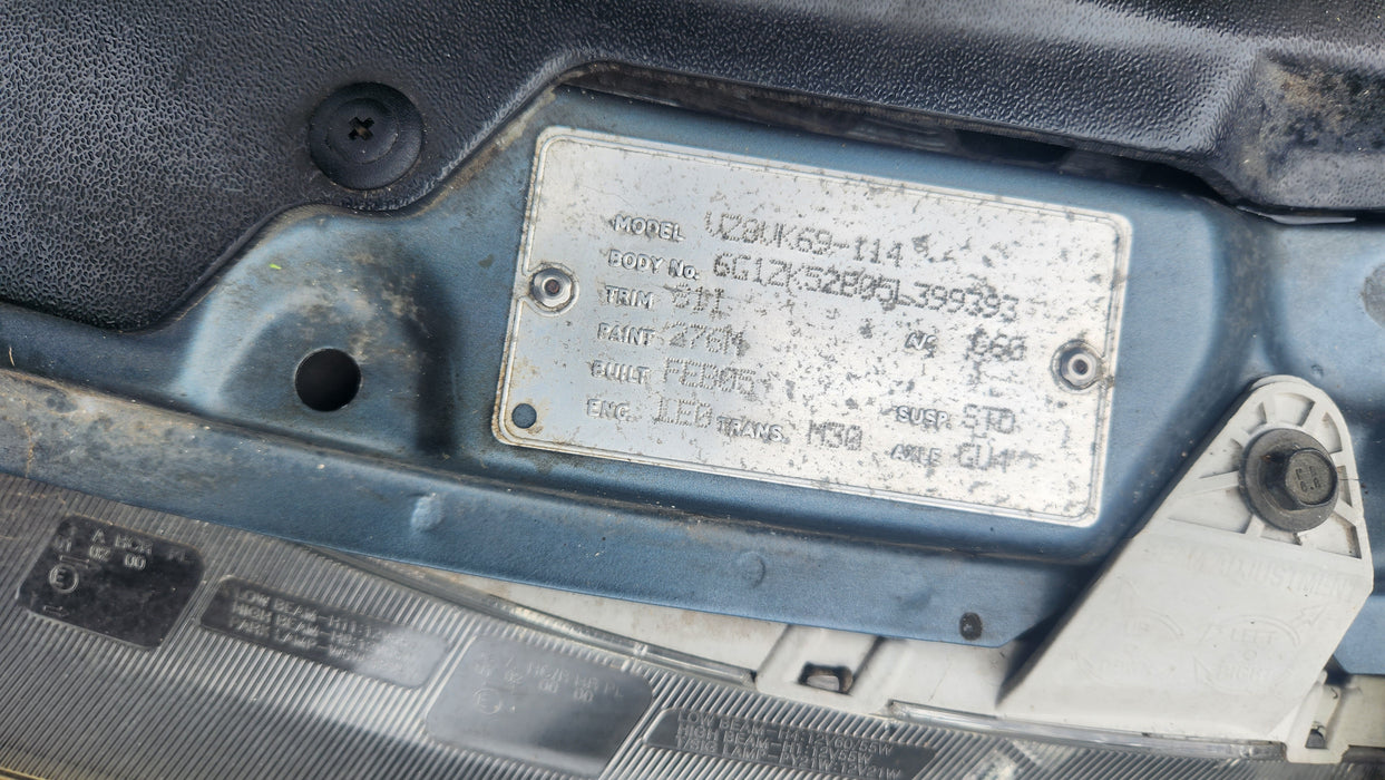 A180 - VZ V6 HOLDEN COMMODORE SEDAN - PASSENGER REAR DOOR - PAINT CODE ODYSSEY #276m
