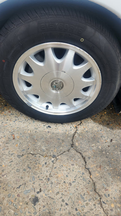 A184 - WH Holden Statesman/Caprice - Wheels/Tyres 15" w/ Centre Caps (SET OF 5) 215/50R15