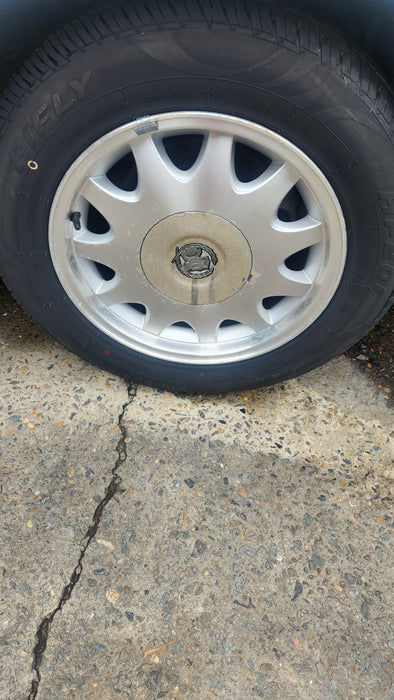A184 - WH Holden Statesman/Caprice - Wheels/Tyres 15" w/ Centre Caps (SET OF 5) 215/50R15