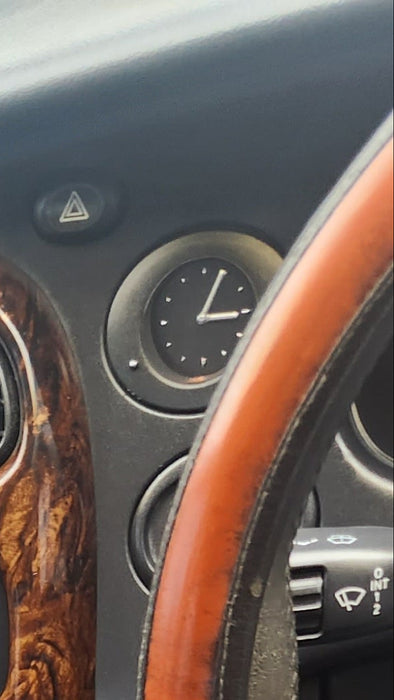 A184 - WH Holden Statesman (2000) - Dash Facia Analog Clock
