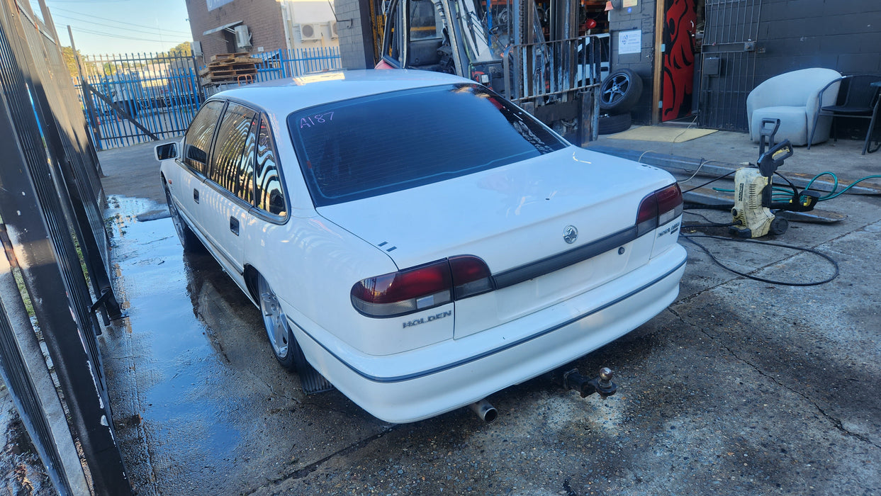 A187 - VS Holden Acclaim Sedan - Rear Bar - HERON WHITE #679F