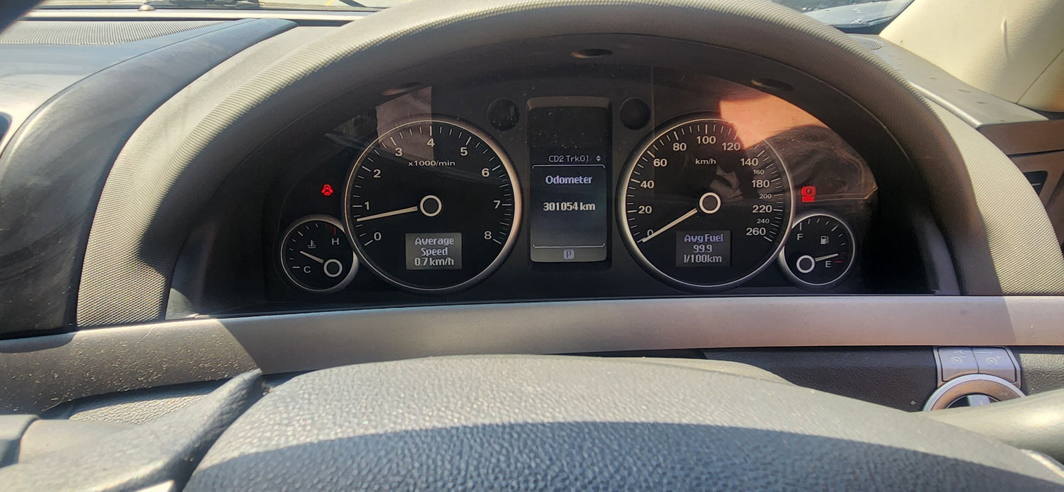 A189 - VE Holden Commodore Wagon Series II (2012) - V6 Auto Cluster LY7 - 301, 053kms (LVL 3 CAL/BER) P/N: 92262650
