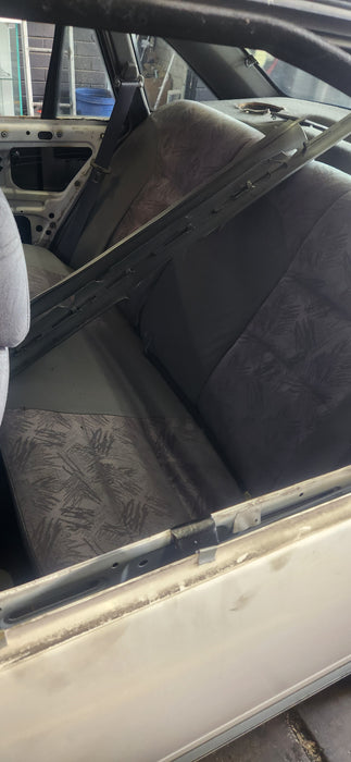 A186 - VS Holden Acclaim - Seatbelt - Driver's Rear - Trim: #15i