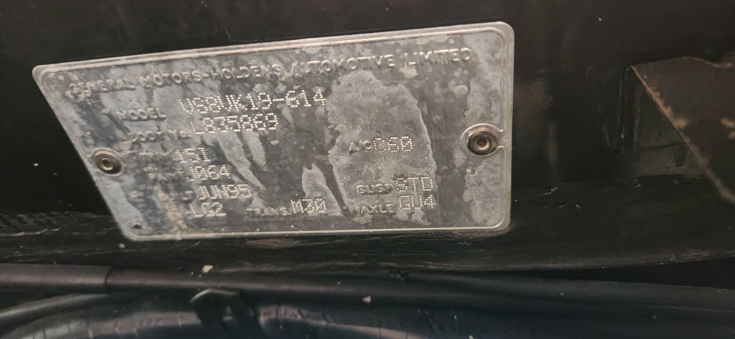 A186 - VS Holden Acclaim SI (1995) - V6 Auto Cluster LG2 - 140, 960kms (RF) P/N: 93943477