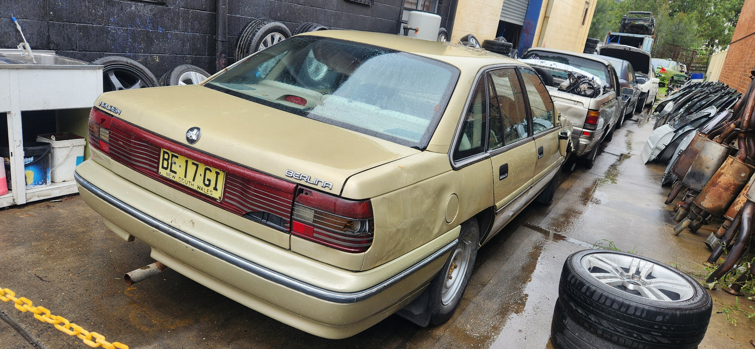 A191 - VP HOLDEN COMMODORE SEDAN - Rear Bar - SIGNET GOLD #2D021