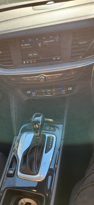 A107 - ZB HOLDEN COMMODORE - Centre Console Trim