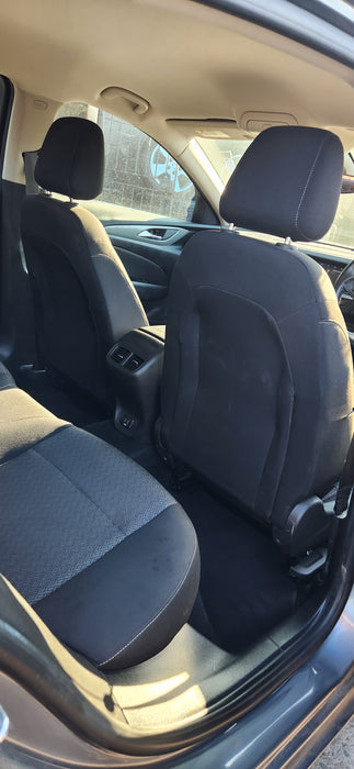 A107 - ZB HOLDEN COMMODORE - Grab Handles