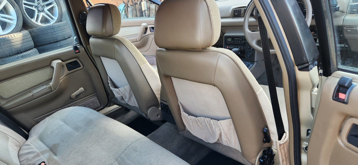 A191 - VP HOLDEN COMMODORE SEDAN - Seatbelt Centre Rear with Buckle- BLACK