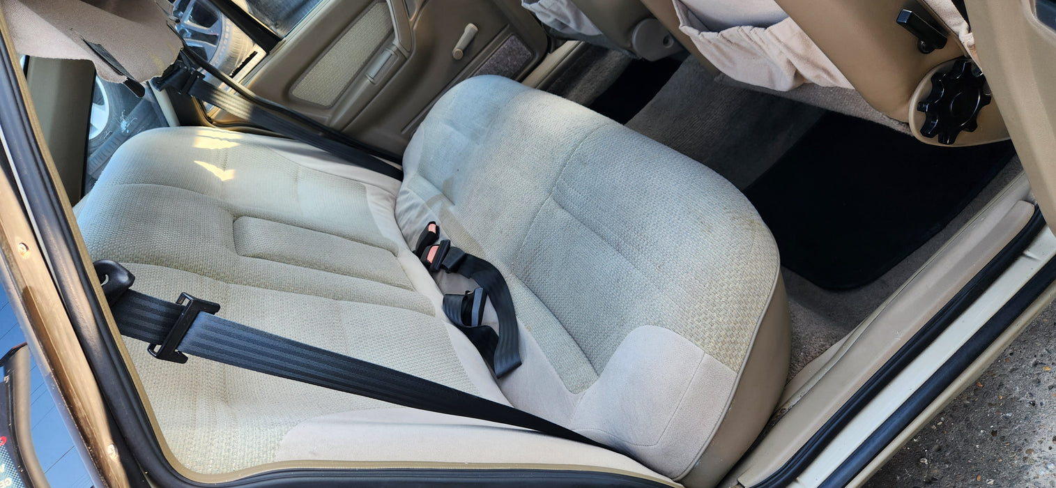 A191 - VP HOLDEN COMMODORE SEDAN - Seatbelt PASSENGER'S REAR - BLACK