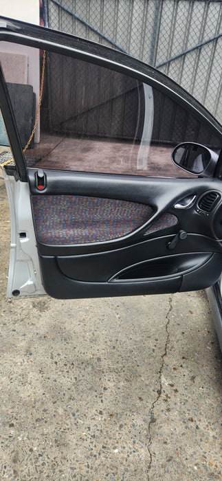 A195 - VX Executive Holden Commodore Sedan - Doorcard Set (wind up windows)