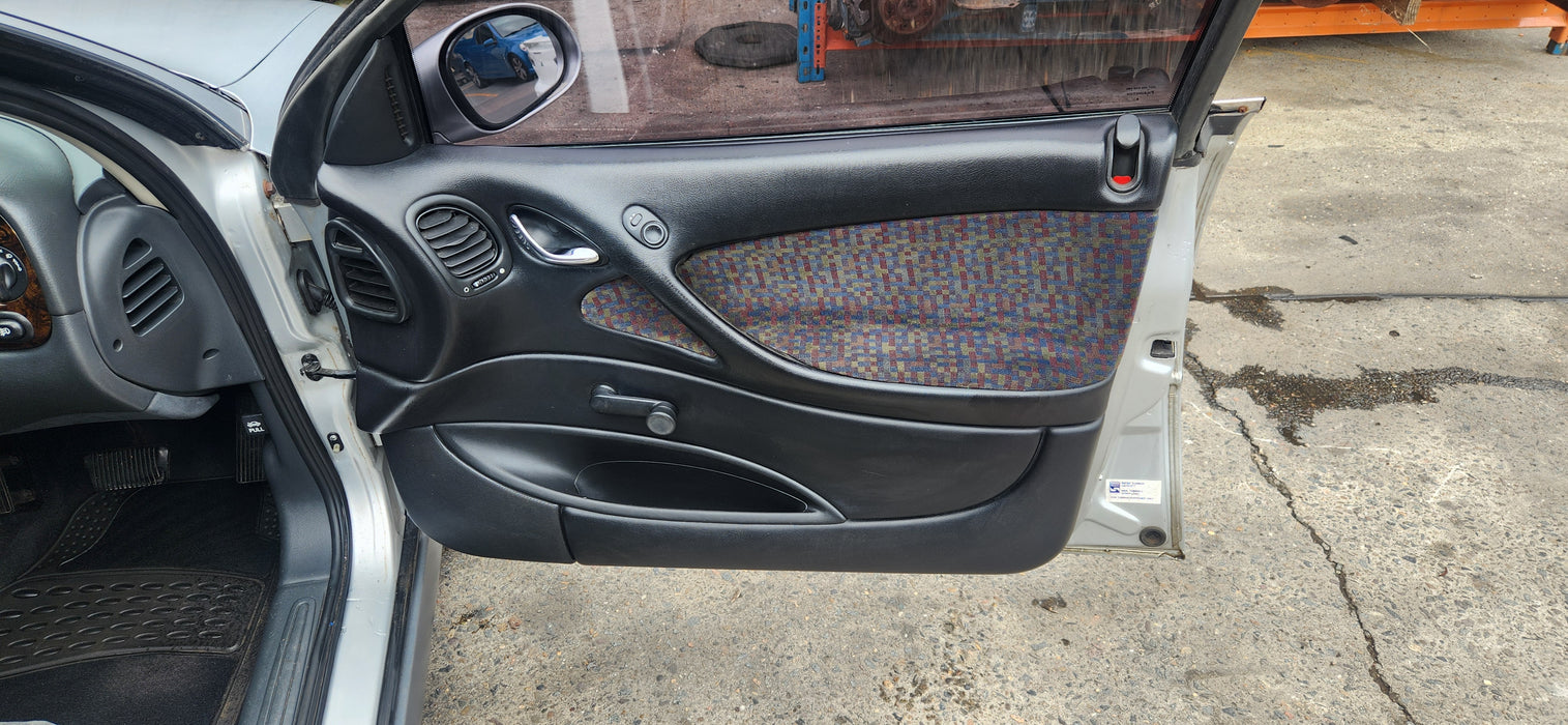 A195 - VX Executive Holden Commodore Sedan - Doorcard Set (wind up windows)