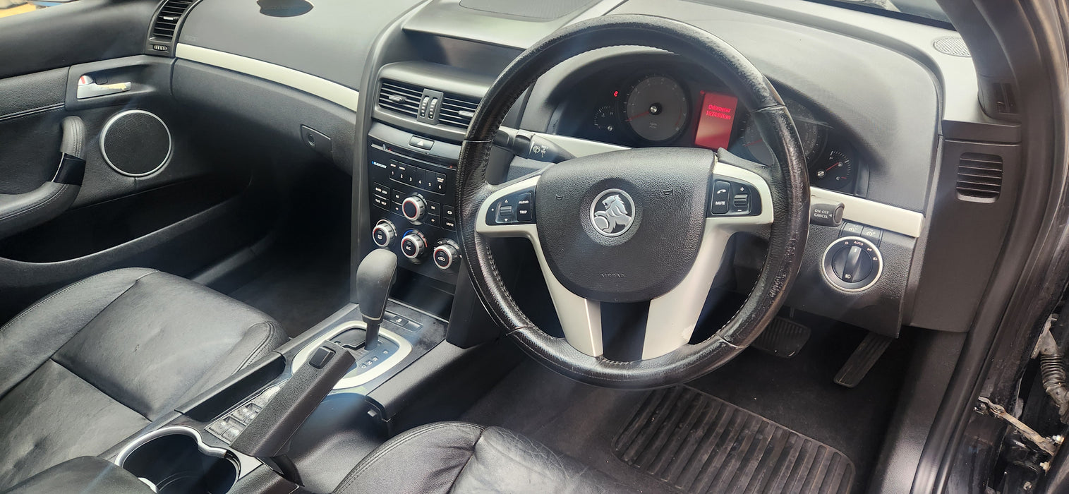 A202 - VE Holden Commodore Series I Sedan - Horn Pad with Silver Satin Badge & Airbag