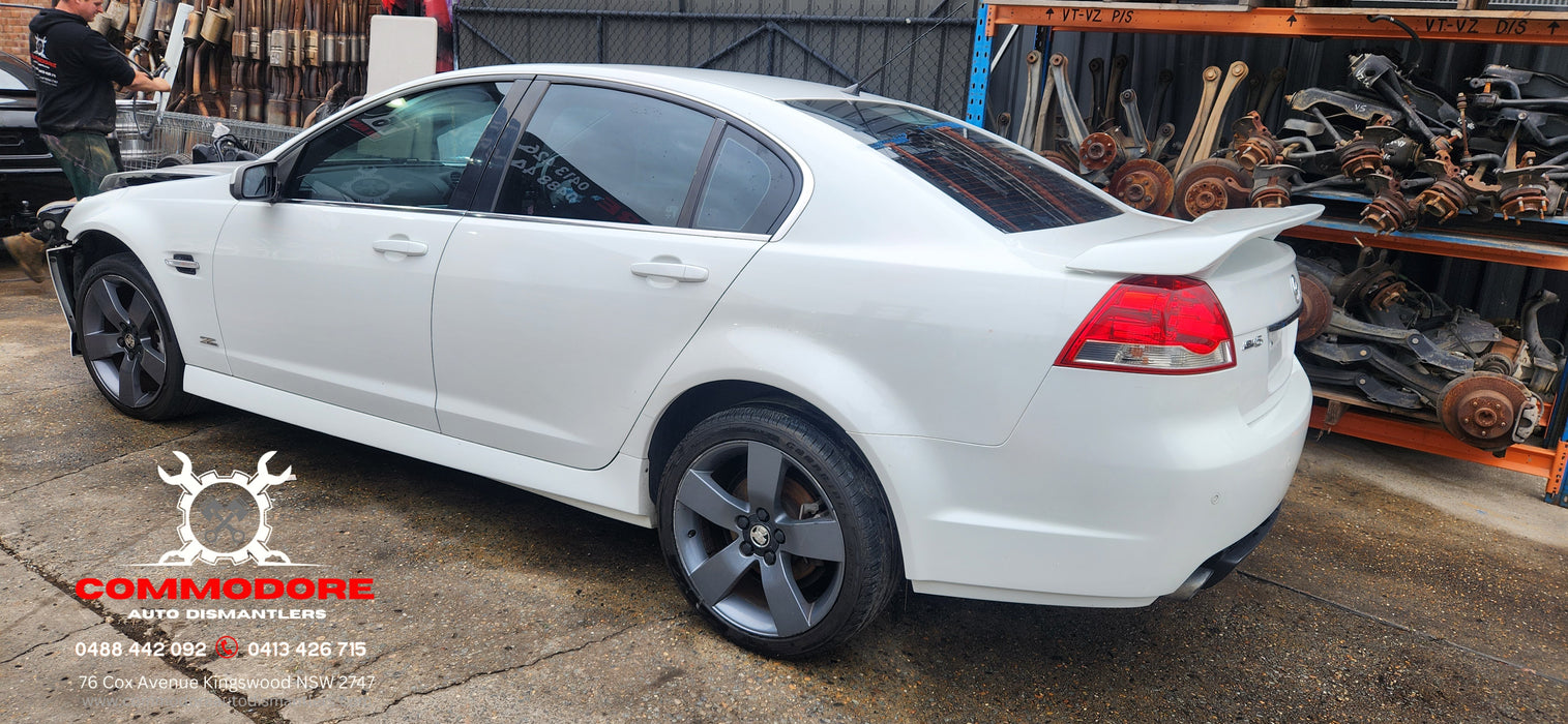 A204 - VE SV6 Holden Commodore Sedan - Sideskirt (PAIR) Herron White